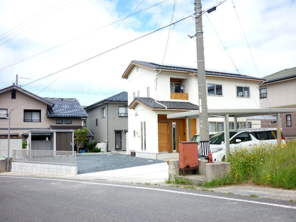 明るく機能性重視の外構